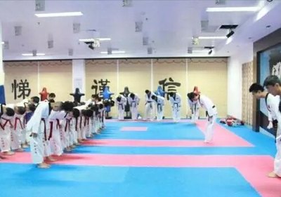 跆拳道馆遍地开花,中国散打也不差,为何却乏人问津?