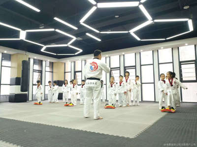 龙弈跆拳道馆